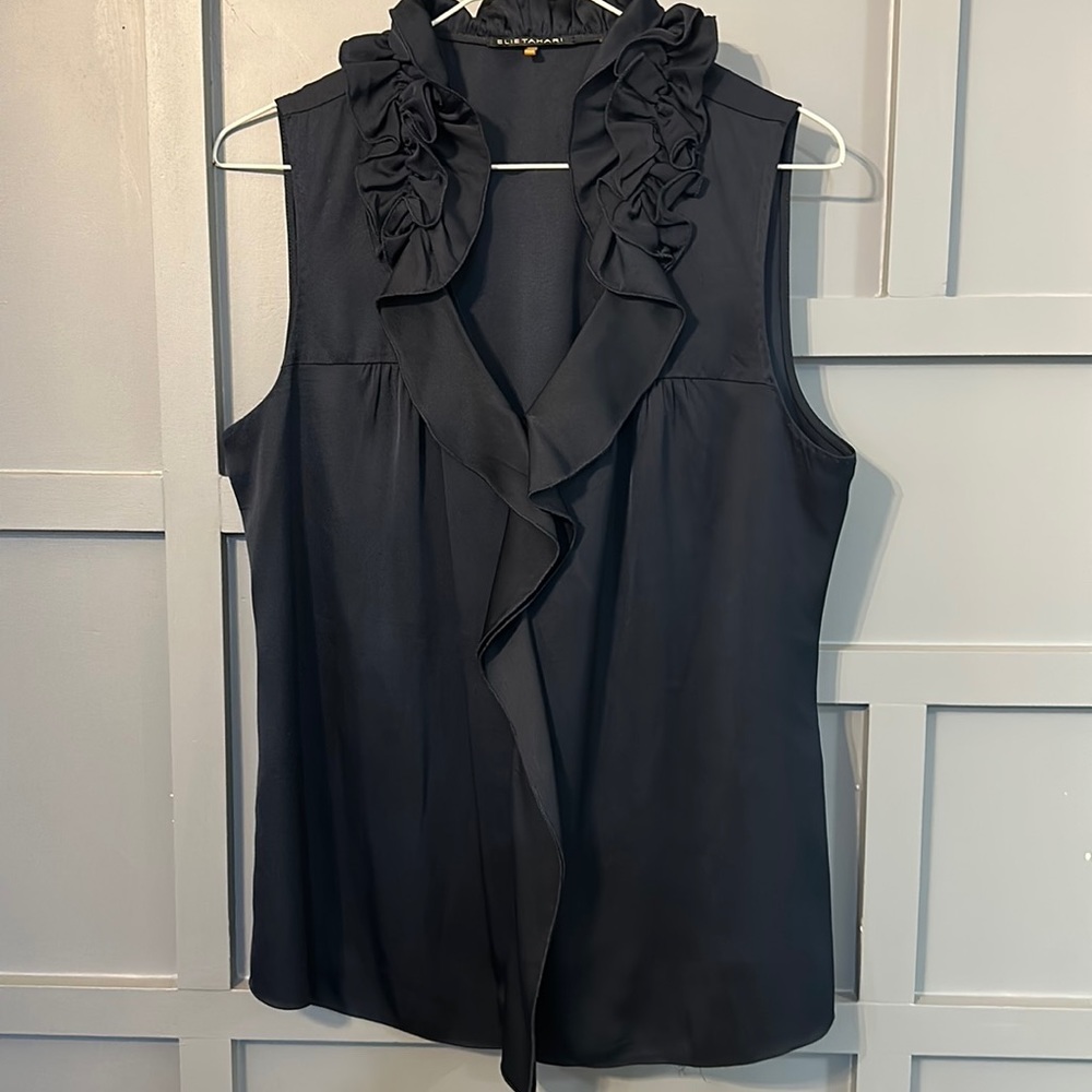 Tahari navy sleeveless ruched top